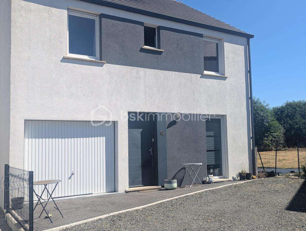 Maison à JANZE