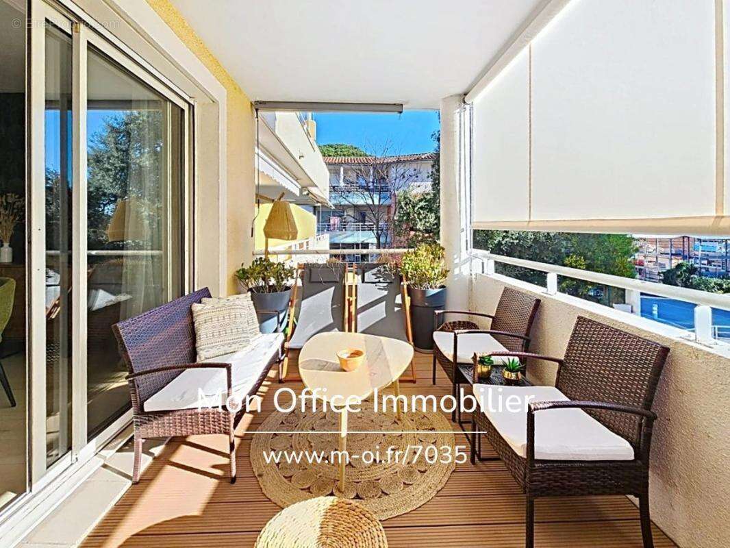Référence : 7035-les. - appartement t4 rénové proche centre à cavalaire sur mer - photo 9