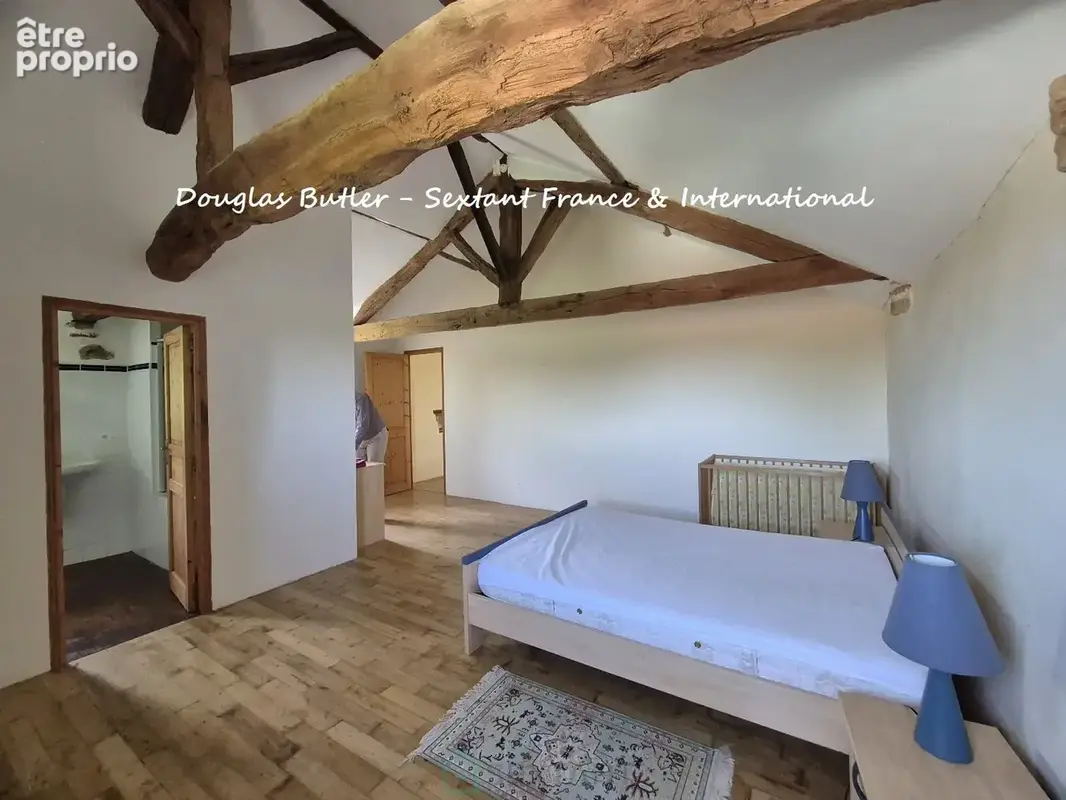 Superbe propriété en pierre de caractère avec gîte, annexe et vue dégagée - photo 16