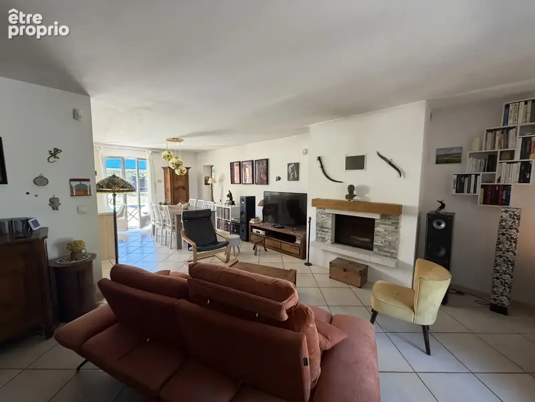Régusse Villa 104m2 avec piscine, garage et terrain arboré - photo 7