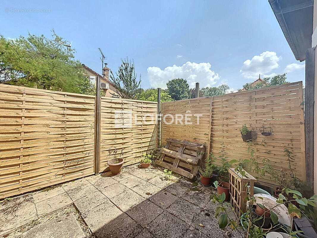 Appartement à COURTISOLS