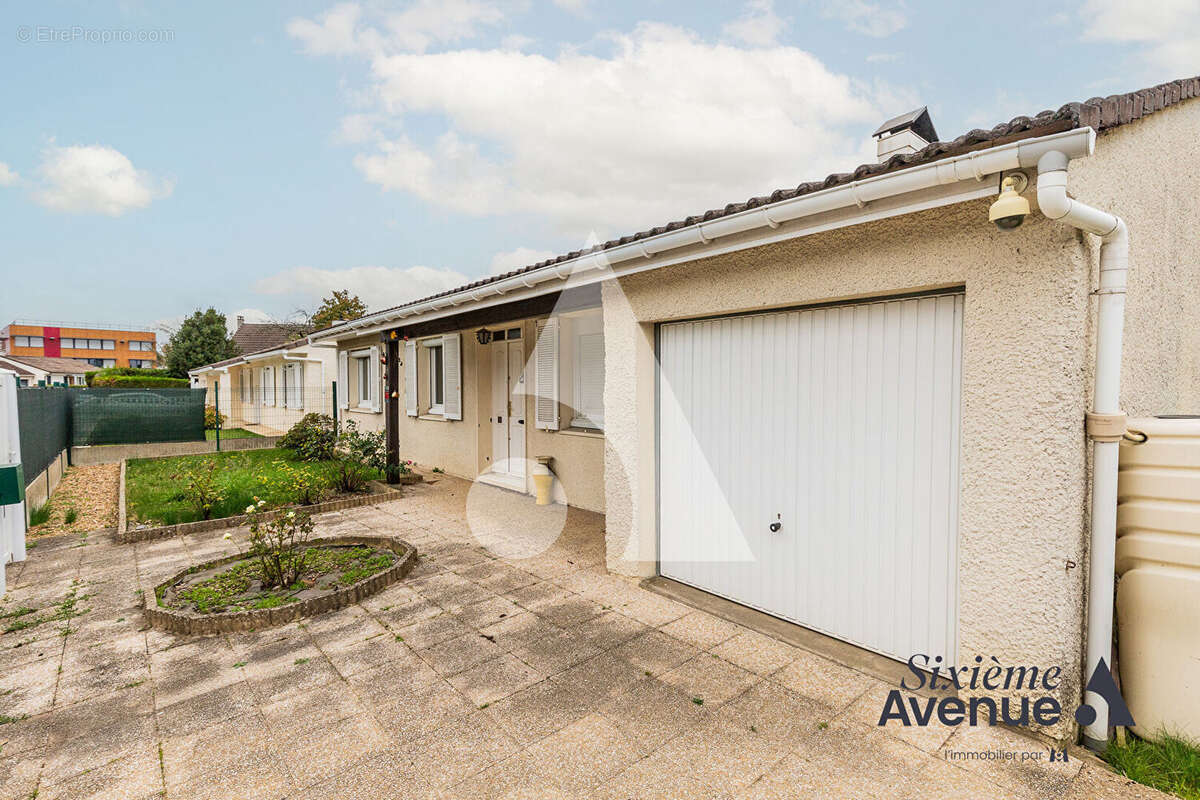 Maison à LE PLESSIS-PATE