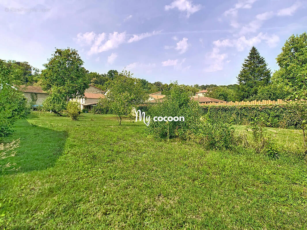 Maison à NEUVILLE-SUR-AIN