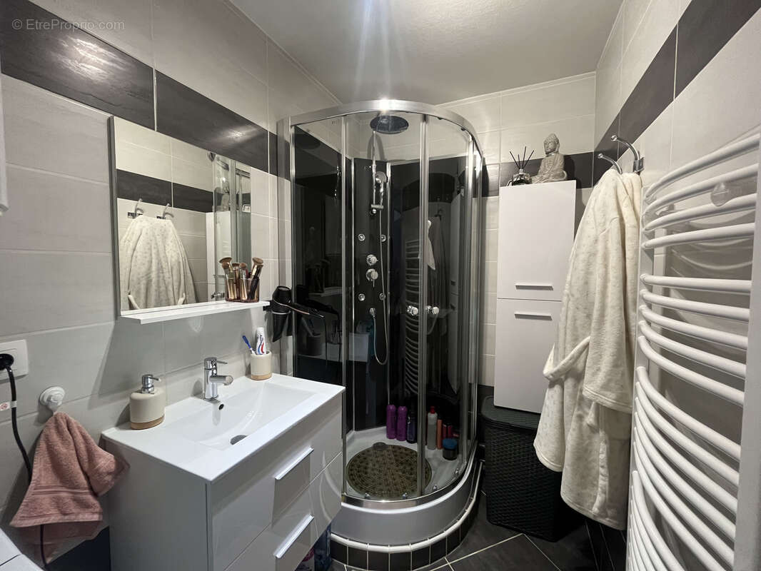 Appartement à LA CHAPELLE-SAINT-LUC