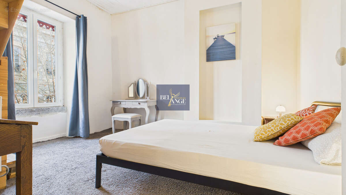 Maison à VILLENEUVE-DE-BERG