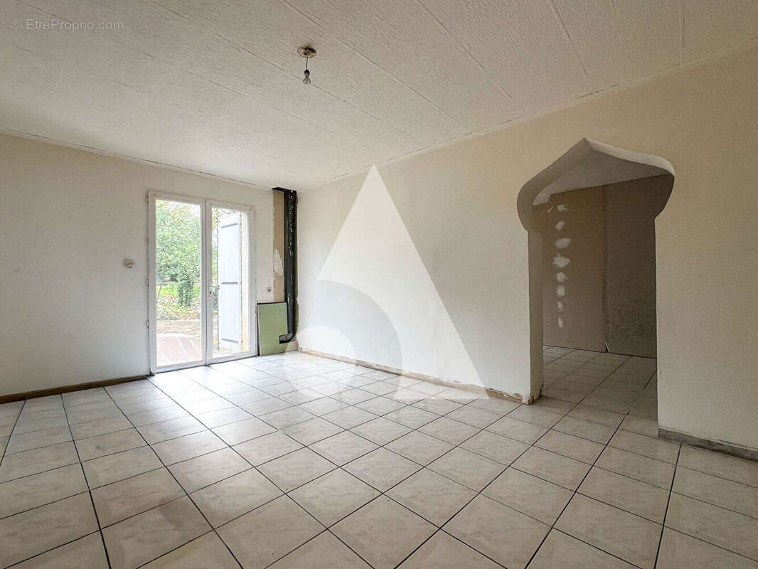 Maison à SAINTES