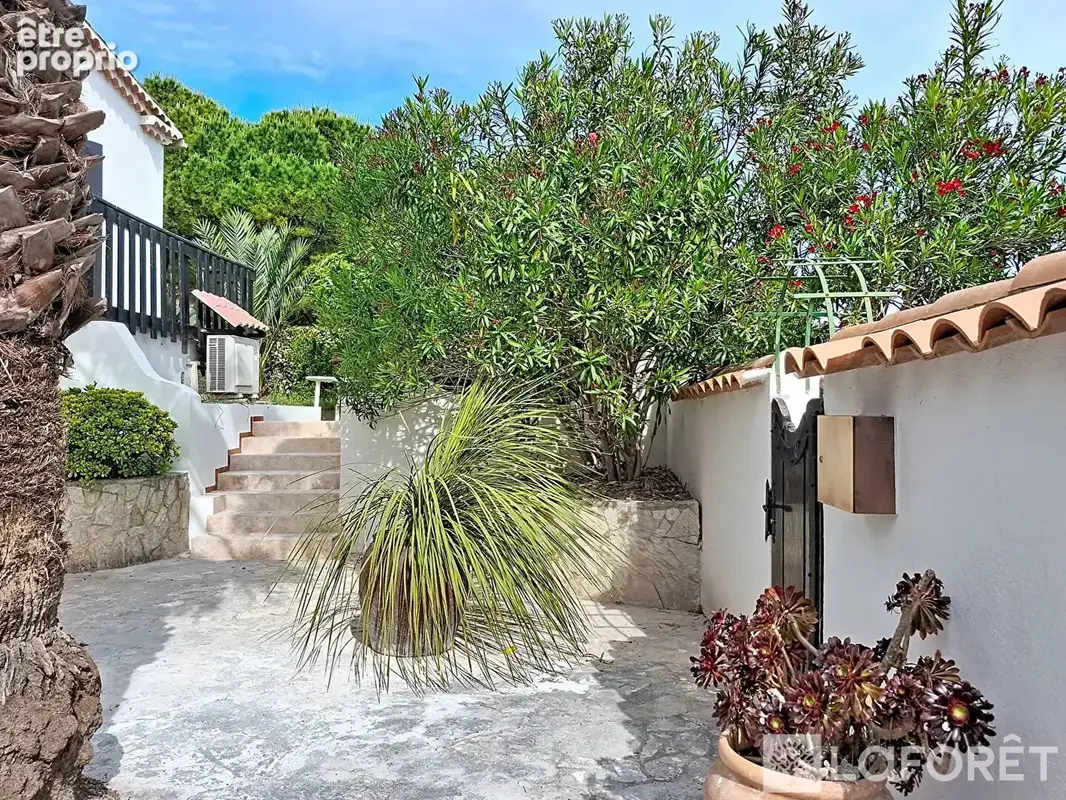 Hyères COSTEBELLE maison avec garage, terrasse, piscine et  jardin - photo 10