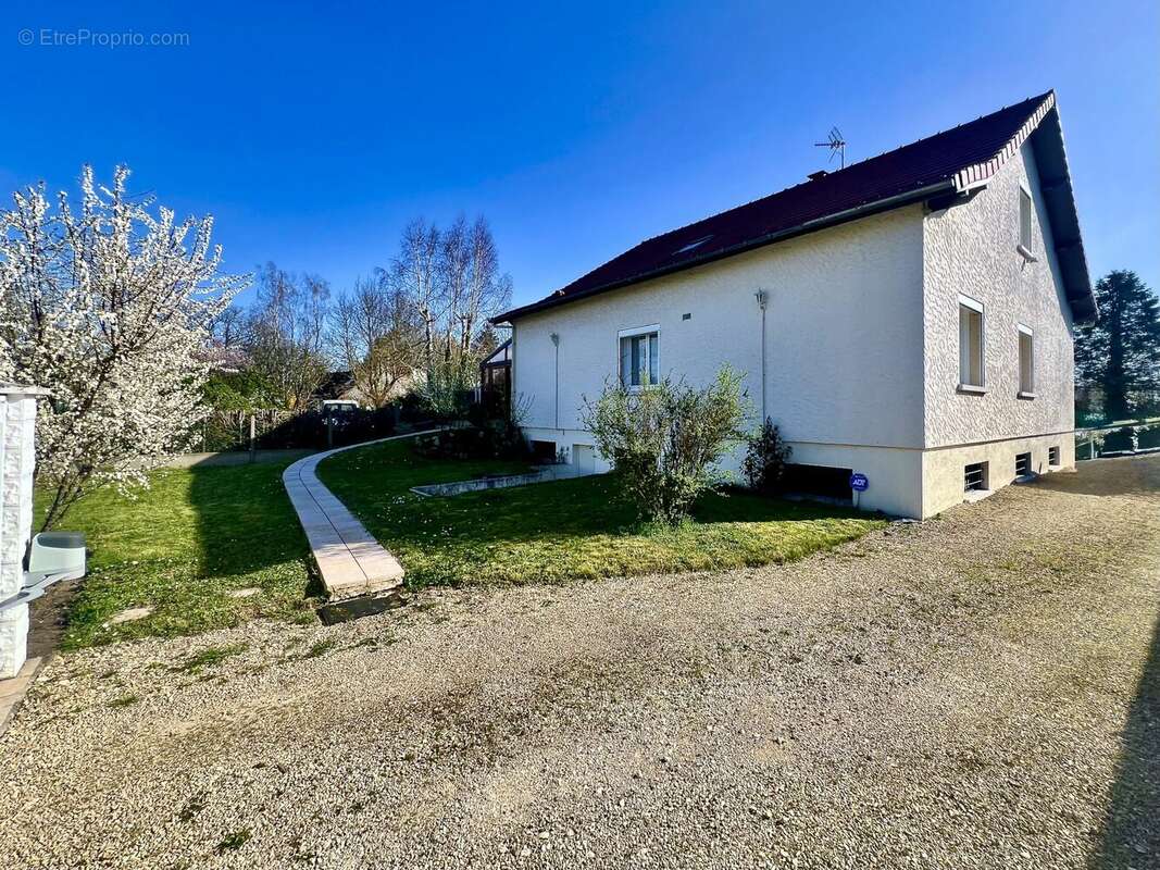 Maison 219 m² à Saint-Denis-En-Val  - photo 9