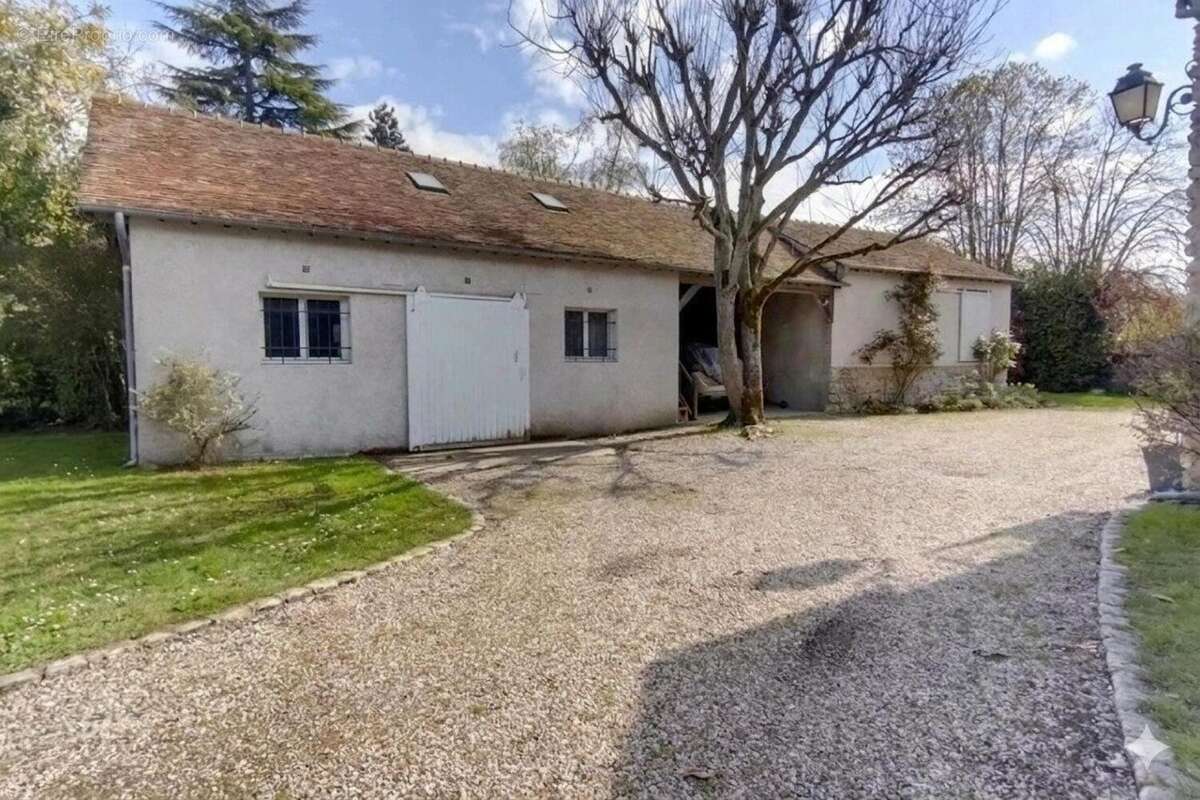 Maison 180 m² à Villette  - photo 2