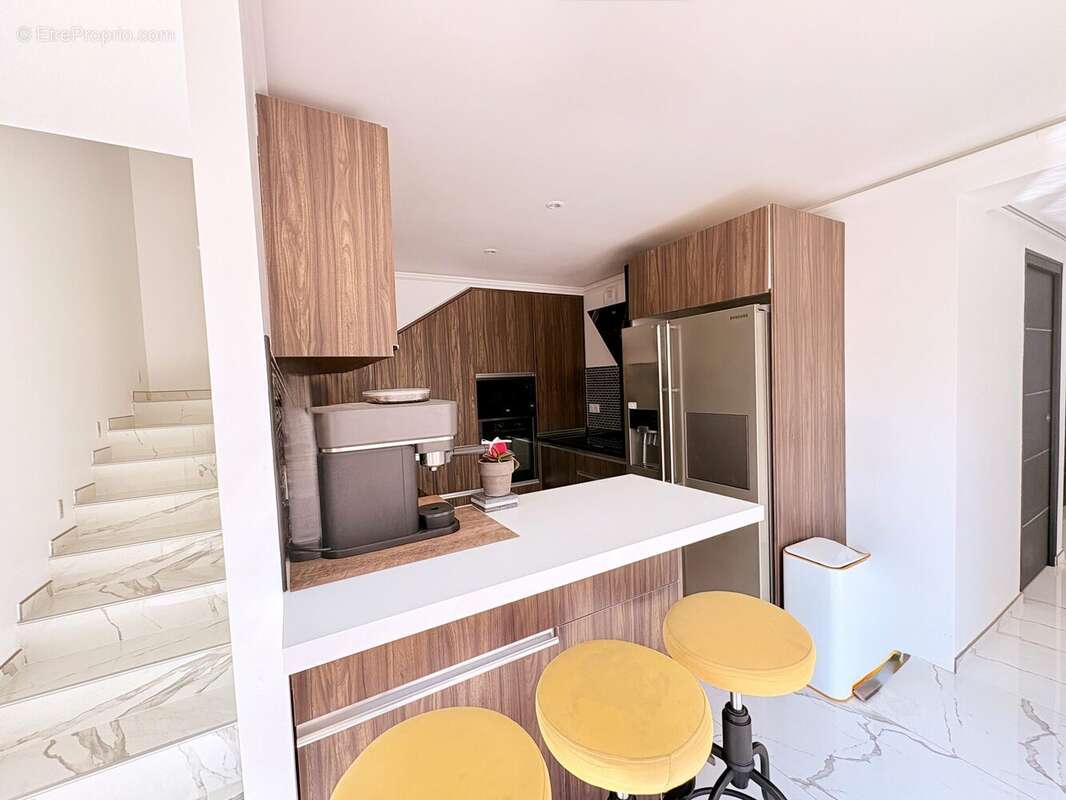 Maison à LE MUY