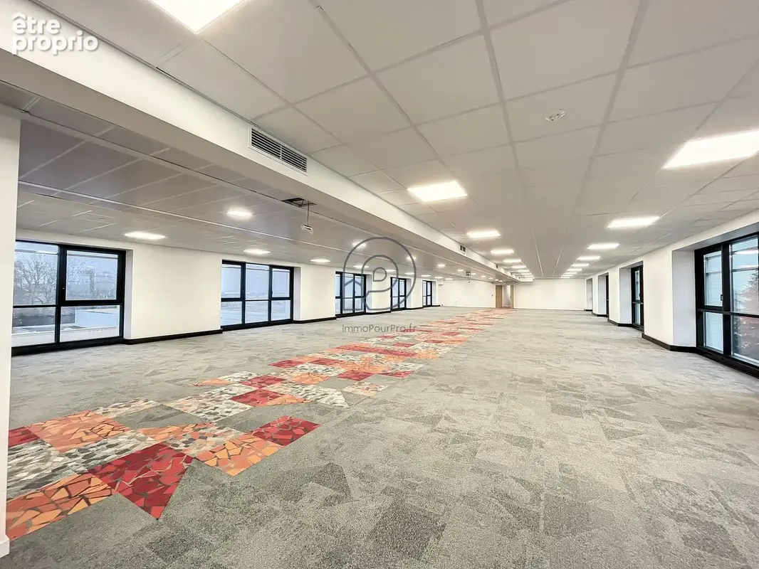 Commerce 452 m² à vendre à Lille (59800) - photo 2