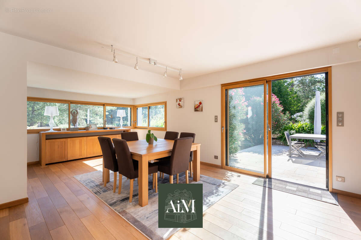 Propriété de prestige à vendre à Vannes- Domaine de plus de 3 hectares avec étang - photo 8