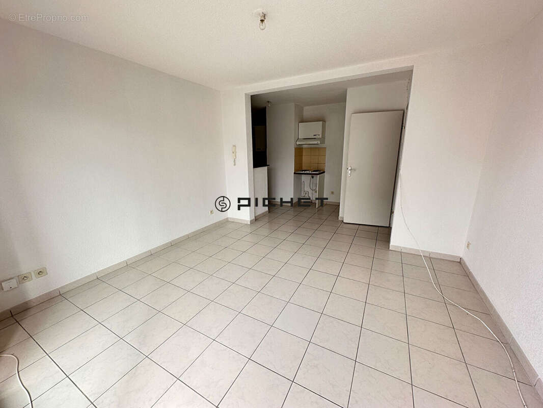 Appartement dernier étage avec terrasse - Parking réservé en sous sol - photo 2