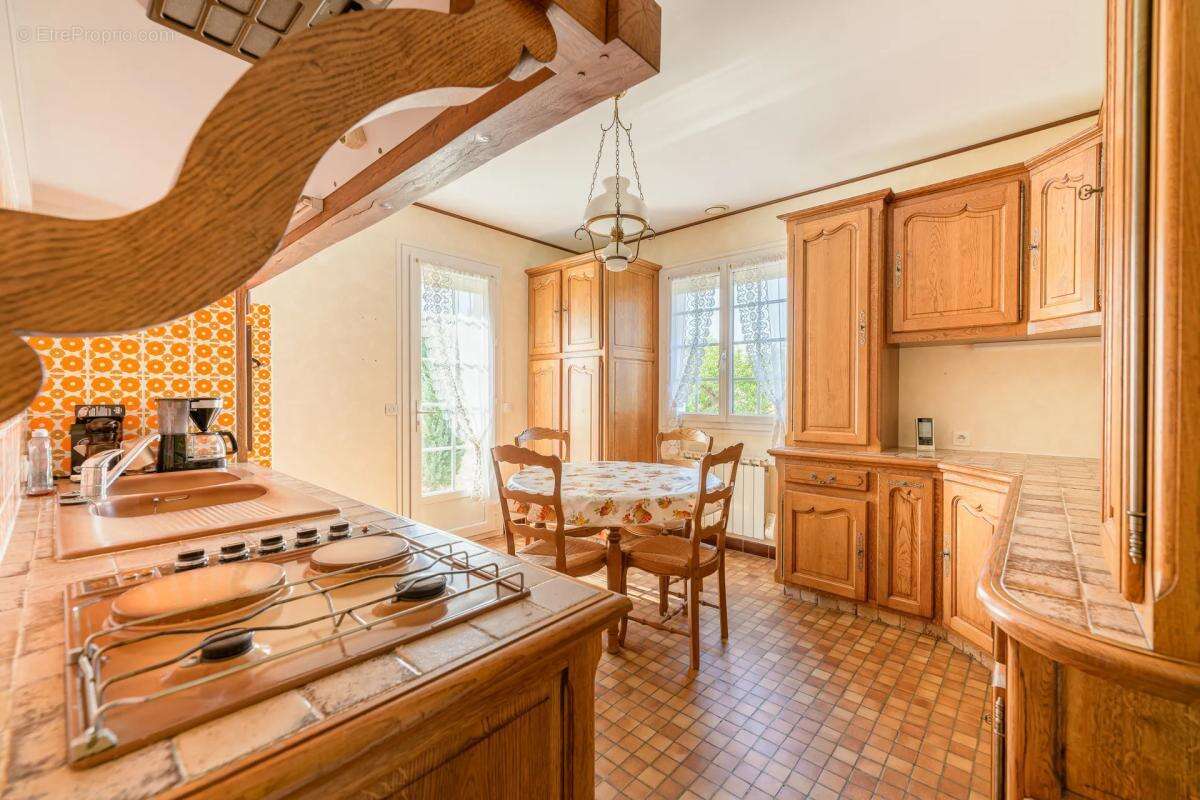 Maison de 6 pièces de 140 m² à Bléré - photo 3