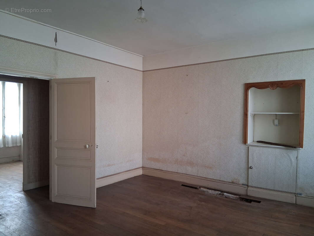 Maison à OUZOUER-SUR-TREZEE