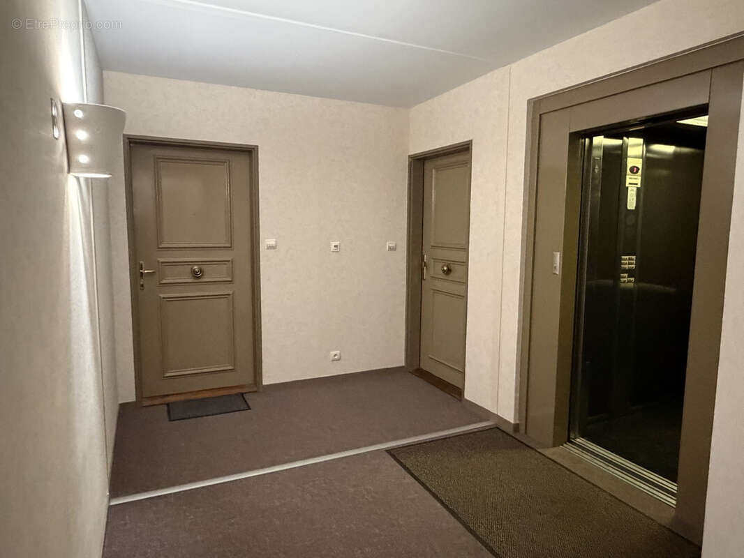 LIMOGES T4 avec parking  rue Jules Noriac - photo 8