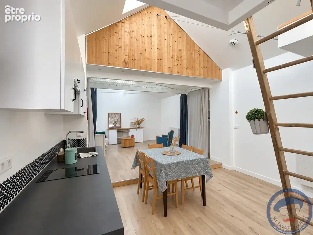 Tours   Prébendes  Maison de ville atypique avec garage, beaux volumes et mezzanine - photo 2