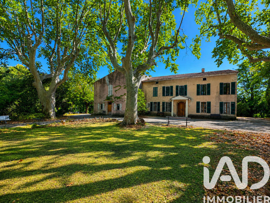 Photo 2 - Maison à LE MUY
