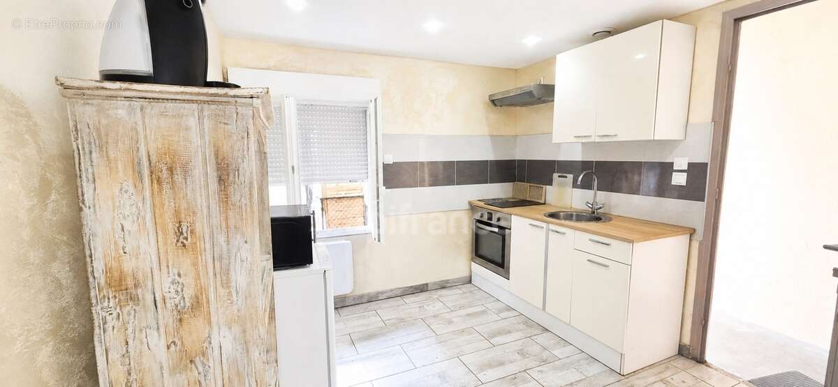 Immeuble de rapport – Local commercial et studio loués + plateau à aménager – Fort potentiel investisseur - photo 3