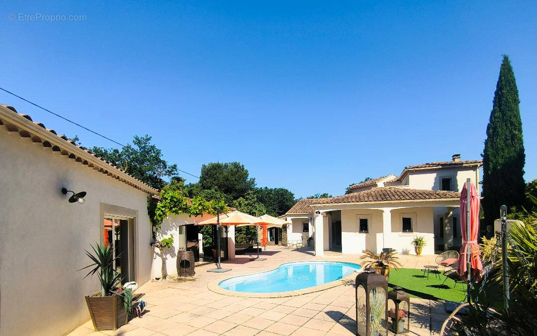 Maison à PERNES-LES-FONTAINES