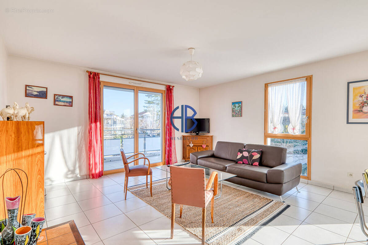 Appartement à SAINT-BONNET-DE-MURE