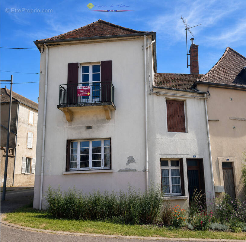 Maison 227 m² à La Clayette  - photo 1