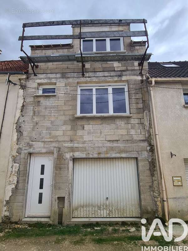 Photo 2 - Maison à NANTEUIL-LES-MEAUX