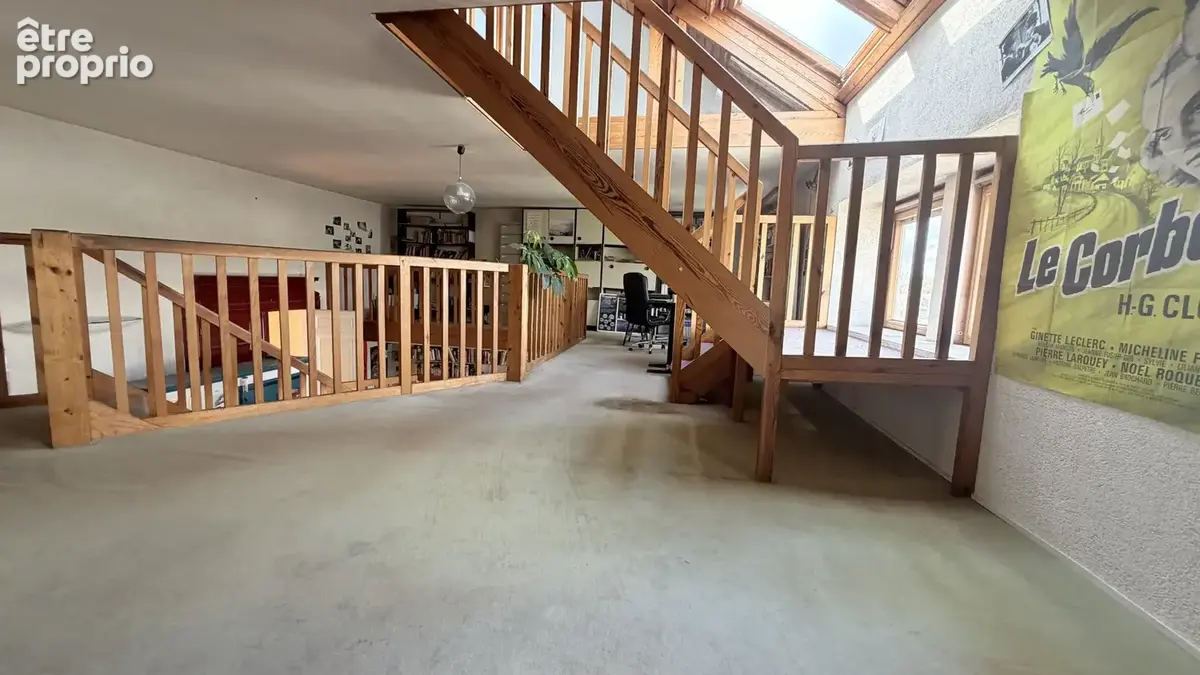 Angers place du lycee jardin du mail au dernier etage appartement a renover - photo 6
