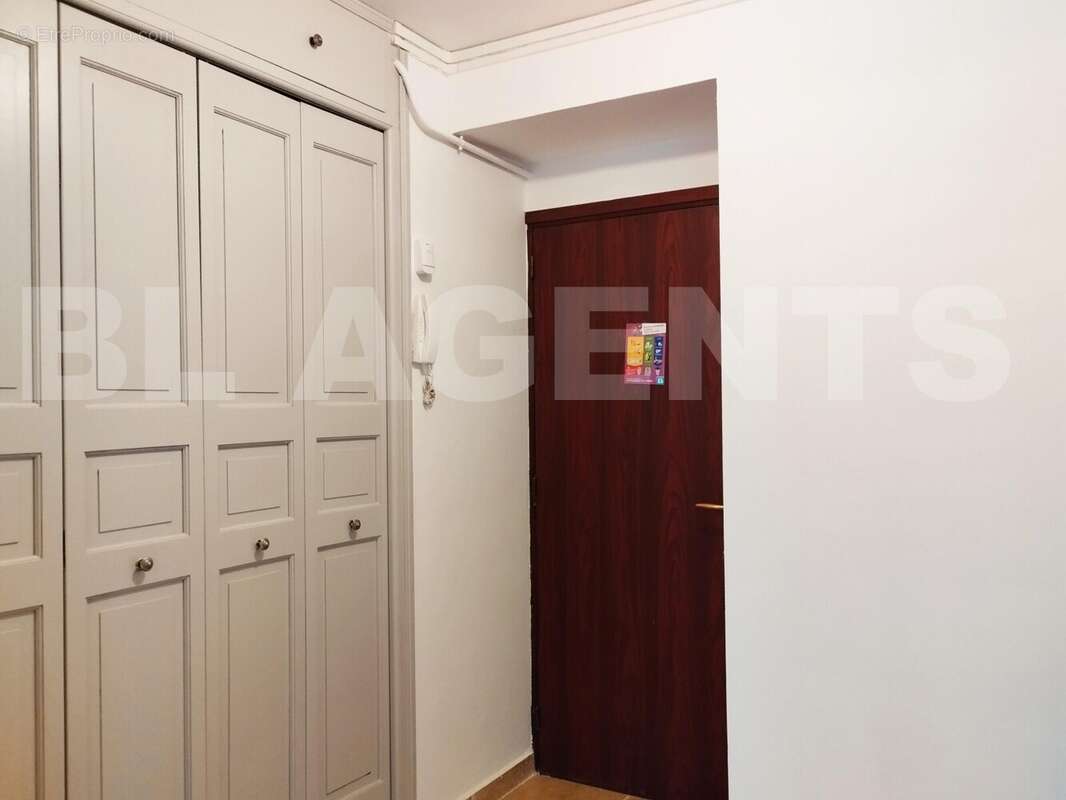 Entrée - Appartement à LIVRY-GARGAN