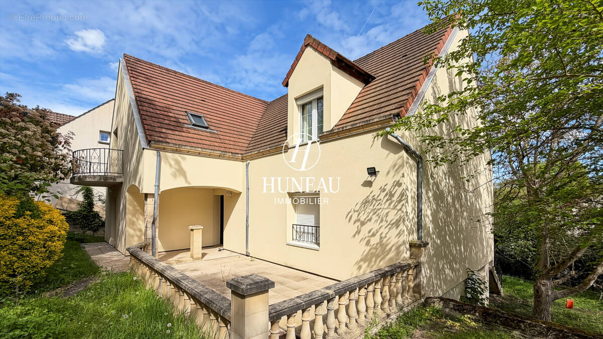 Maison à CORBEIL-ESSONNES