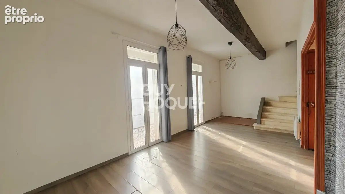CANOHES (66680) A vendre, maison de village, 4 pièces avec belle terrasse et 2 grands garages. - photo 2