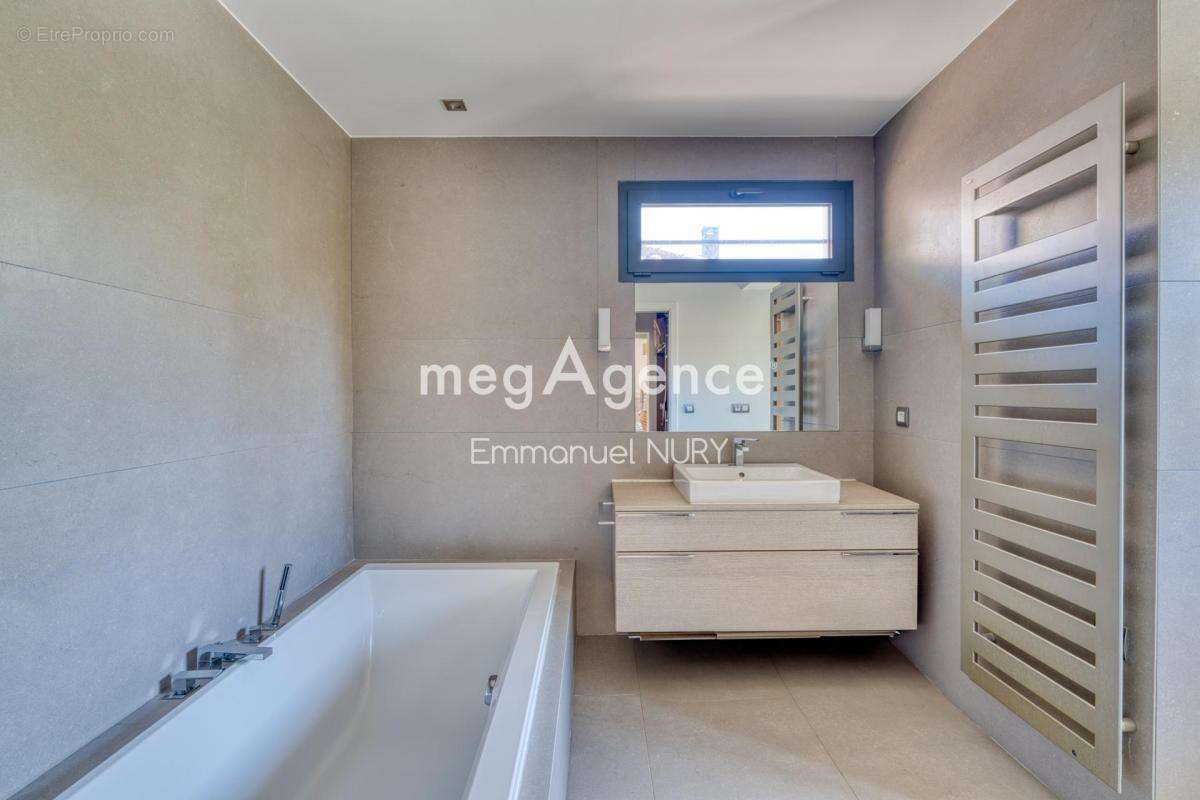 Maison spacieuse de 230 m² avec 5 chambres & piscine - photo 8