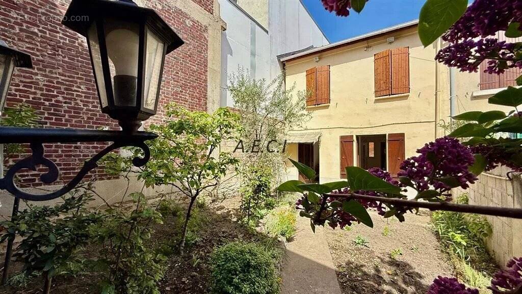 Maison à ASNIERES-SUR-SEINE