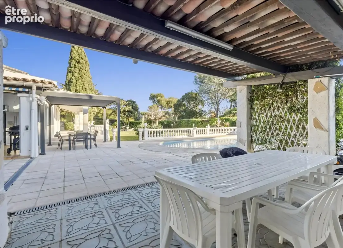 Mougins : villa 4 ch - piscine et magnifique terrain paysagé - photo 10