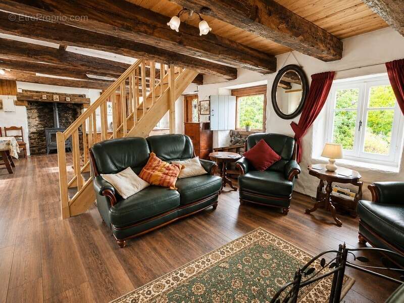 Propriété de caractère à Pluméliau (56) : Longère, Chaumière et terrain constructible - photo 4