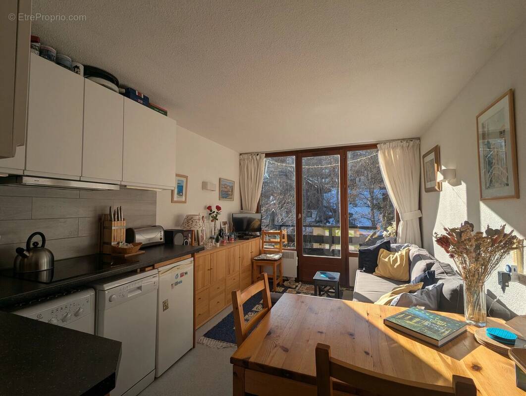 Appartement à MORILLON