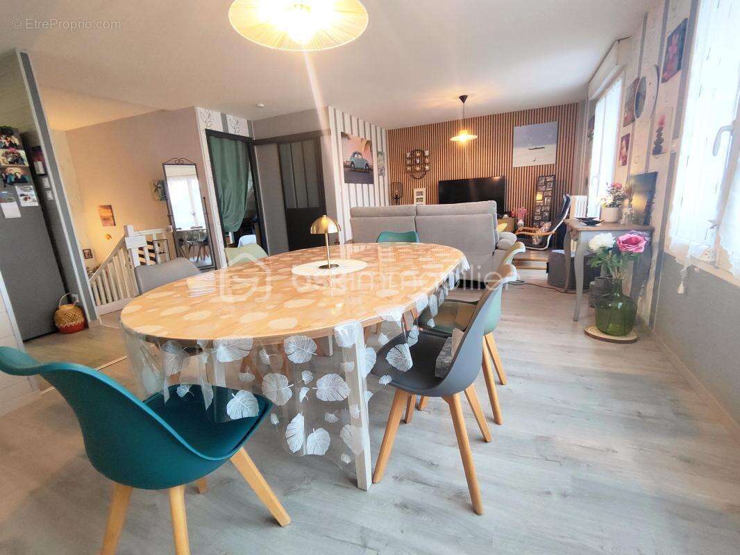 Maison en pierres rénovée – Louvigné-du-Désert (35420) – 3 chambres – 669 m² de terrain - photo 6
