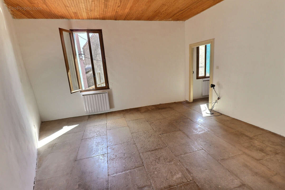 Maison à SAINT-BAUZILLE-DE-MONTMEL