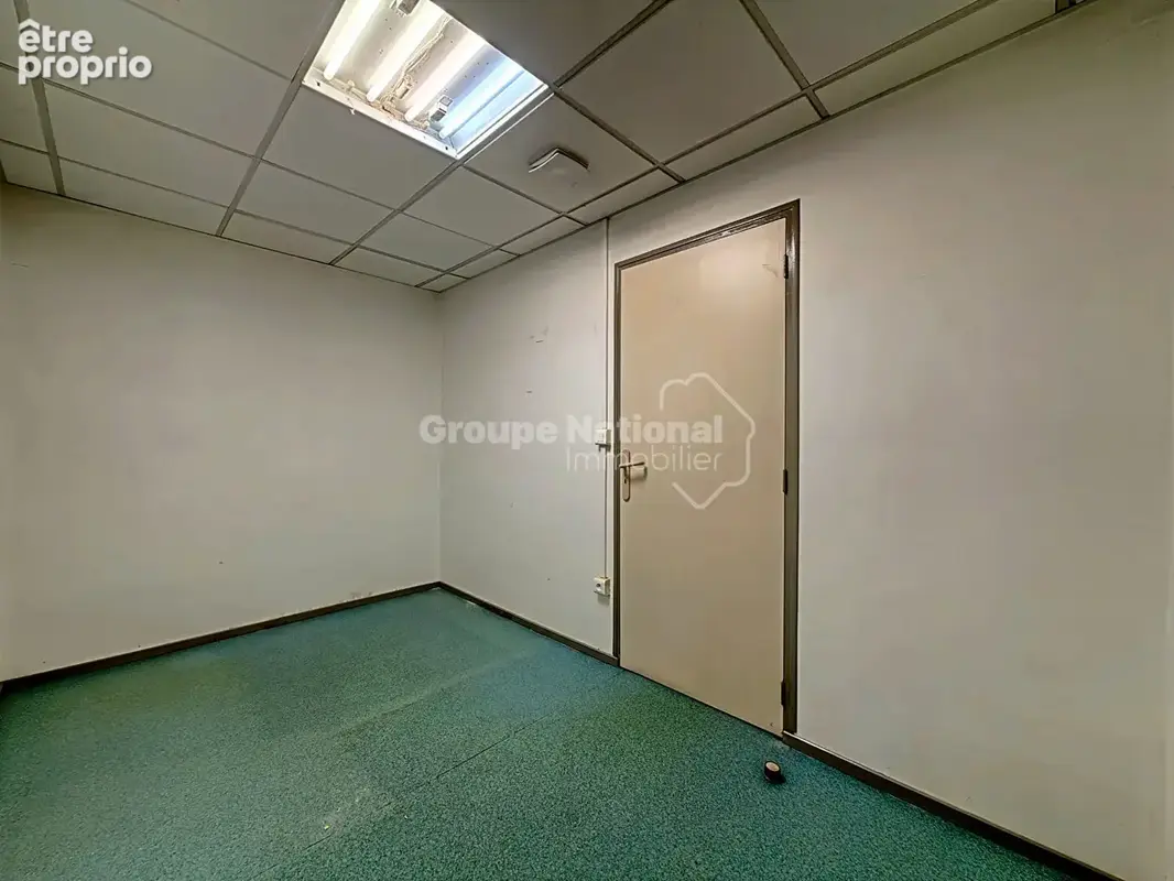 Vente local commercial libre - lunel - quartier gare - local commercial 138 m² - photo 8