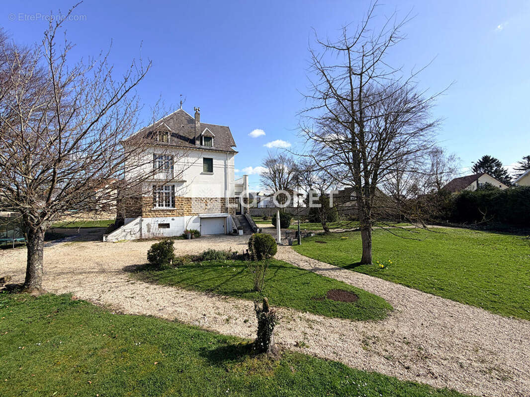 Maison  bourgeoise art déco au centre ville de Vouziers - photo 2