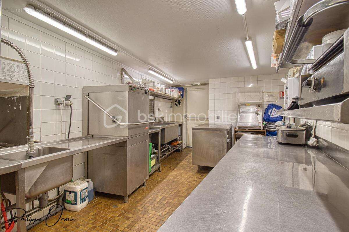 Commerce à VARREDDES