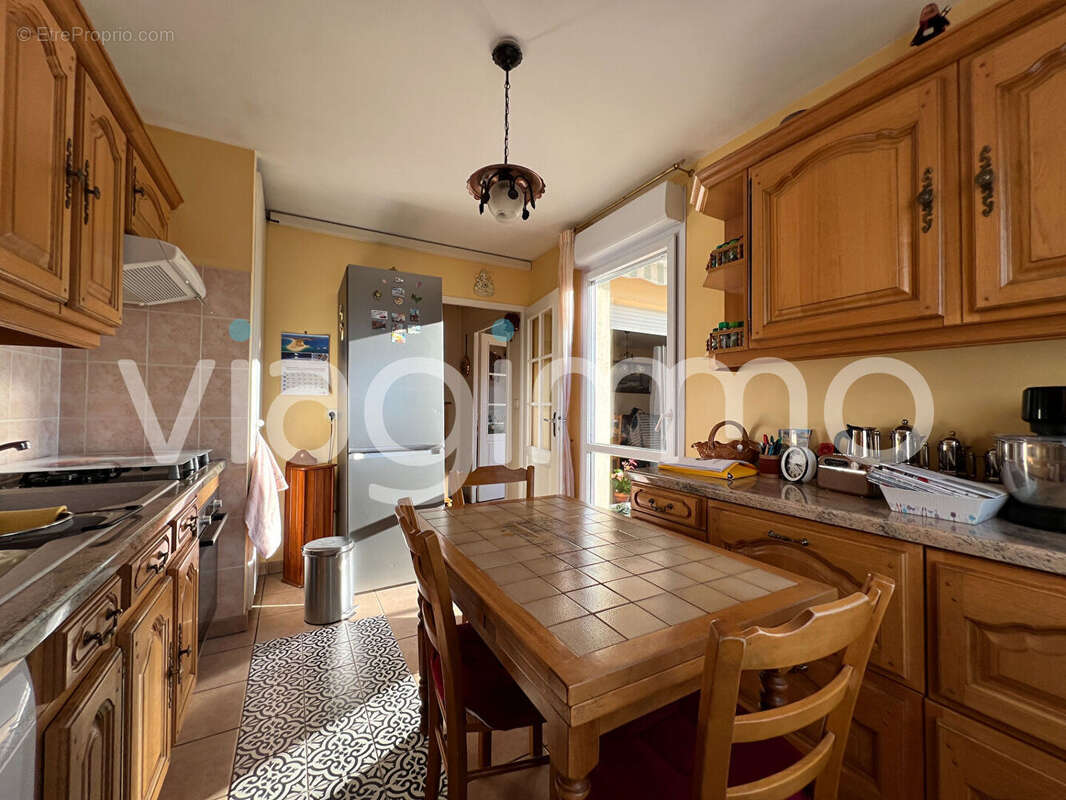 Appartement à CHARNAY-LES-MACON