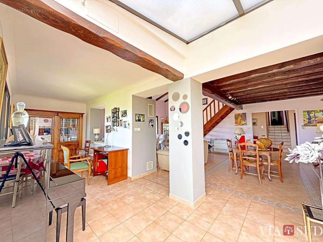 PÉZENAS, vaste villa familiale de 270 m² sur parc constructible de 4 395 m² avec piscine - photo 15