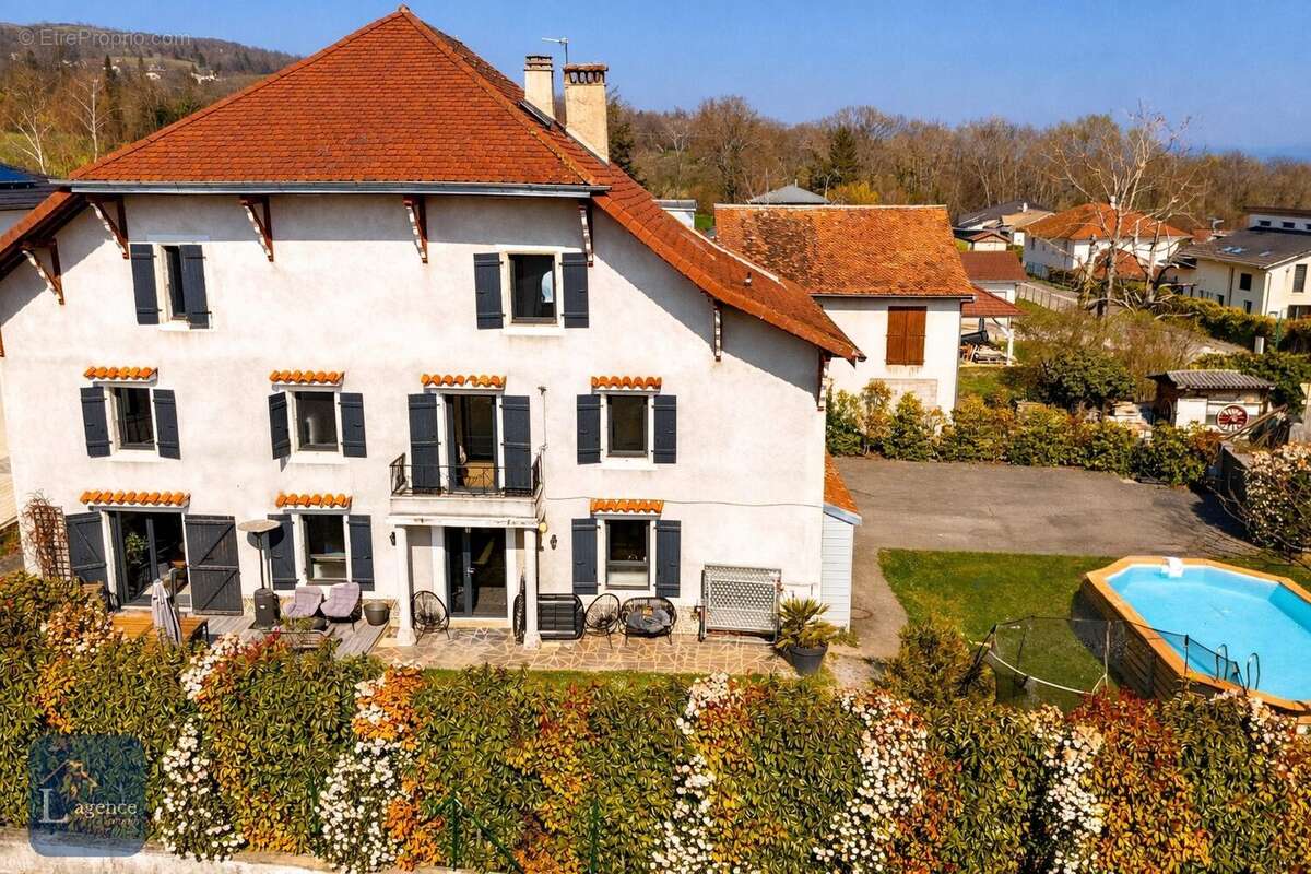 Maison à CESSY