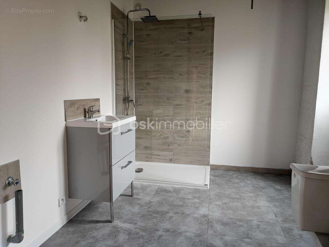 Maison à NEUVIC-ENTIER