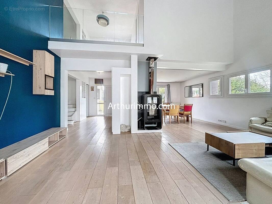 Maison à LIMEIL-BREVANNES