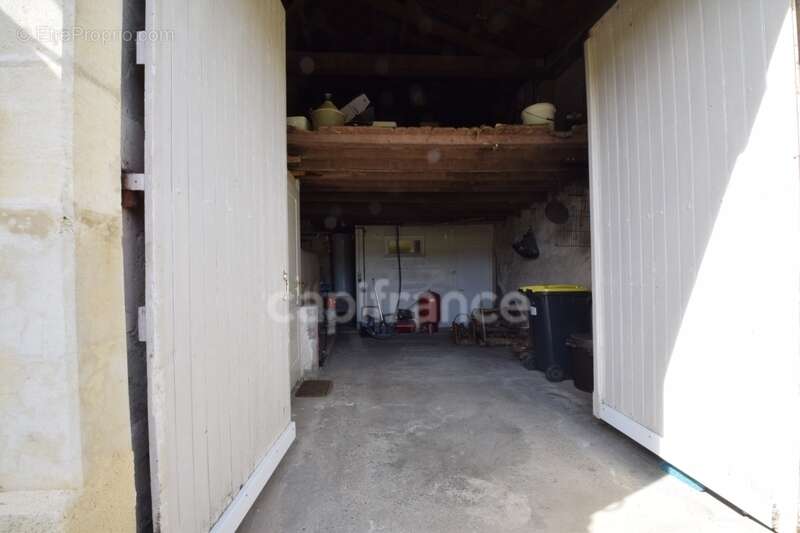 Maison de 223m2 - 3 chambres - piscine - dépendances à BEAUPUY (47) - photo 12