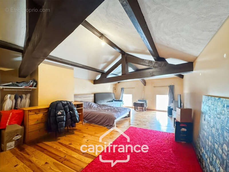 Maison à CHATEAUNEUF-DE-GALAURE