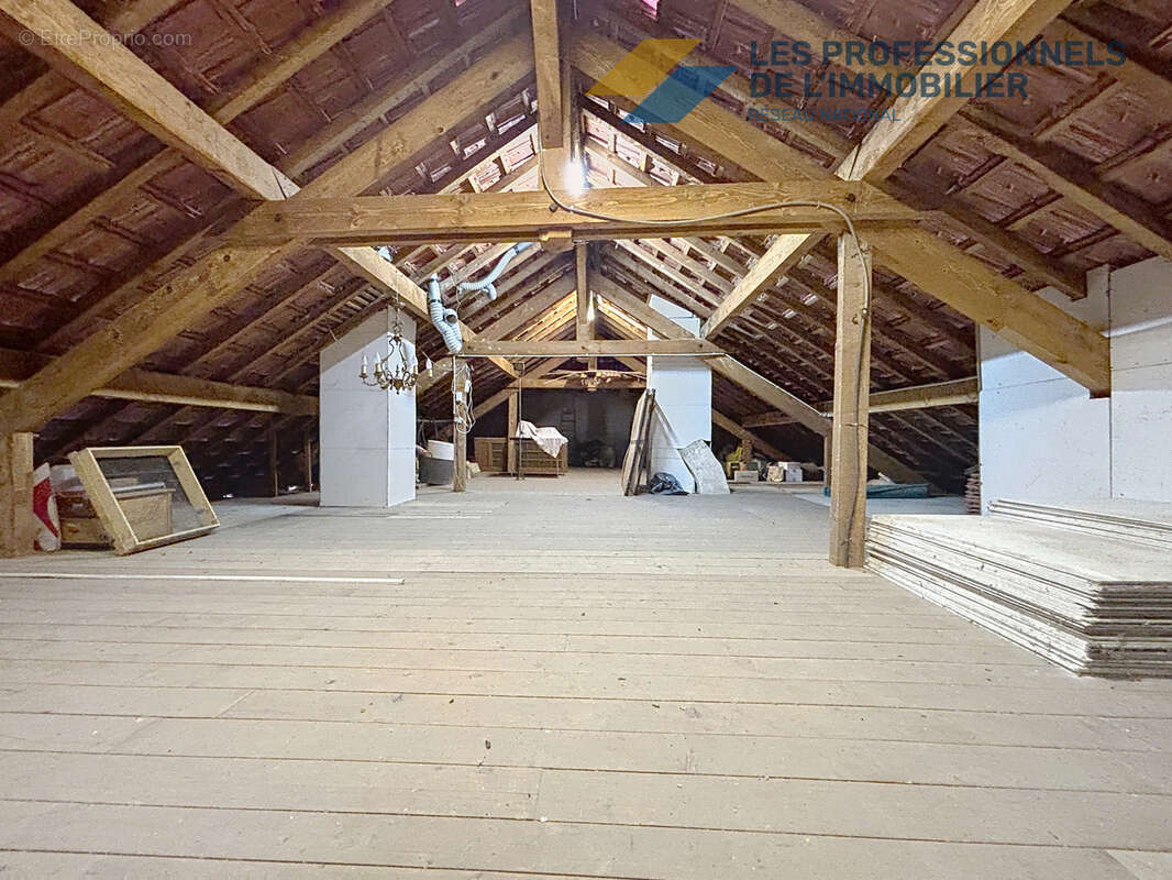 Maison traditionnelle de plain-pied de 129,25 m2 habitable, sur un terrain de 1 760 m2 - photo 14