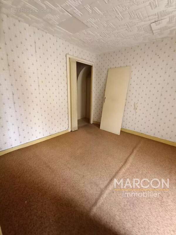 Maison à LAVAVEIX-LES-MINES